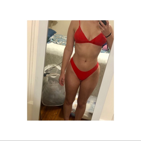 ＲＥＤ ＢＩＫＩＮＩ - Picture 3 of 5